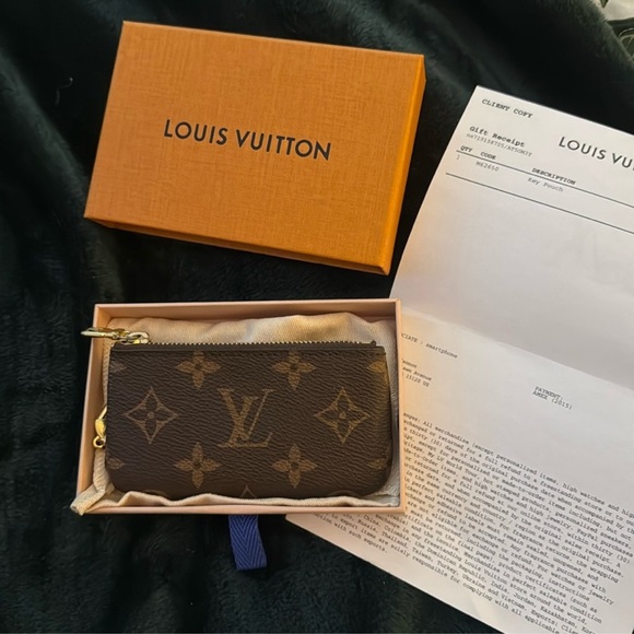 Authentic Louis Vuitton monogram key pouch - Picture 4 of 7